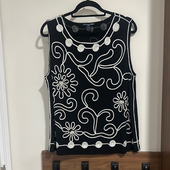 Saint Tropez West Tops - Black and White Embroidered Women's Top 1x